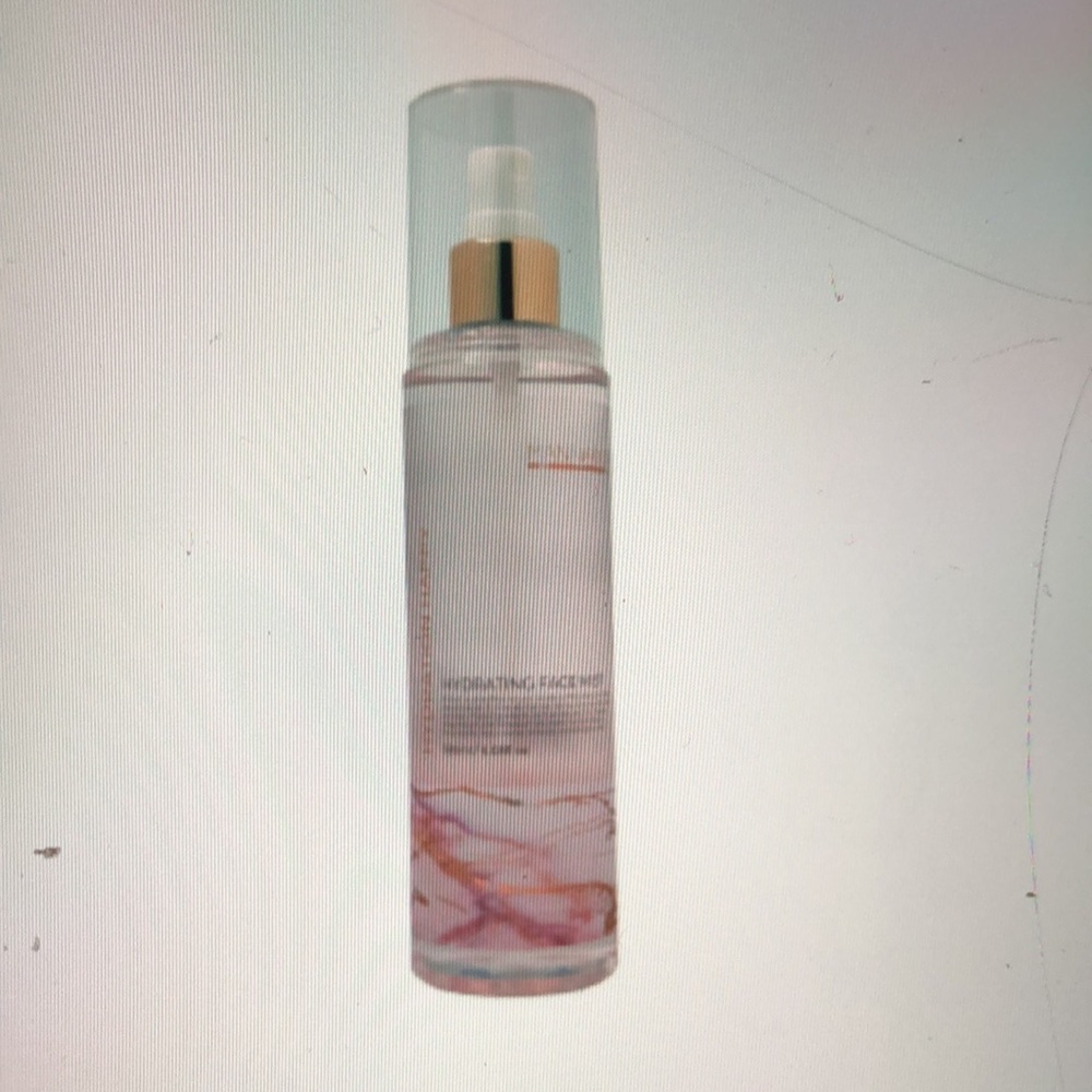 Manna Kadar  hydrating face mist